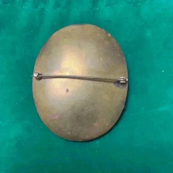 Vintage Hand Painted Porcelain Brooch - Picture 2 of 3